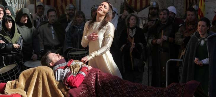 Isabel en el funeral de Juan Diego - Recreación de los Amantes de Teruel