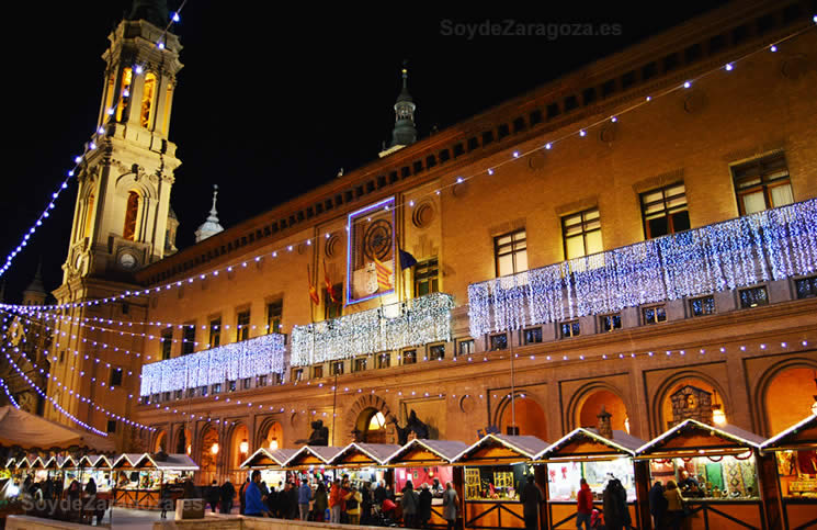 Muestra navideña en la Plaza del Pilar de Zaragoza donde la Navidad se puede palpar en el ambiente